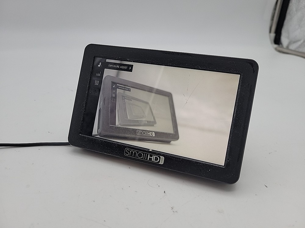 SmallHD Focus 5" On-Camera IPS Touchscreen (Cracked)