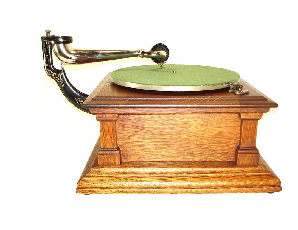 Victor V Phonograph