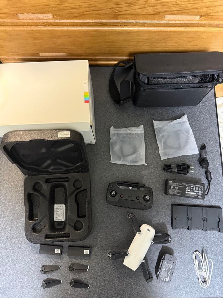 Dji Spark Drone Full Set White Quadcopter With Camera Controller Battery (Needs