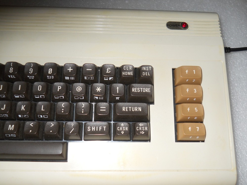 Commodore Vic-20 Computer - with 8K Ram Expansion Port & Documentation.