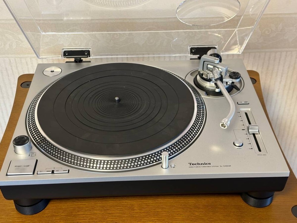 Technics SL-1200GR Silver Direct Drive Turntable System Record Player SL1200GR-S