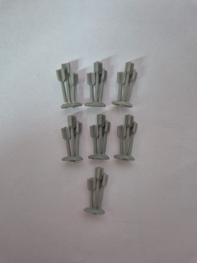 Warhammer Orcs & Goblins bits Arrows X 7
