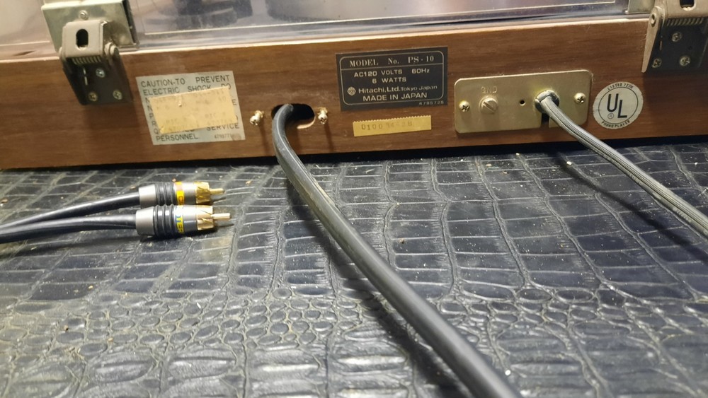 Hitachi Turntable Model PS-10