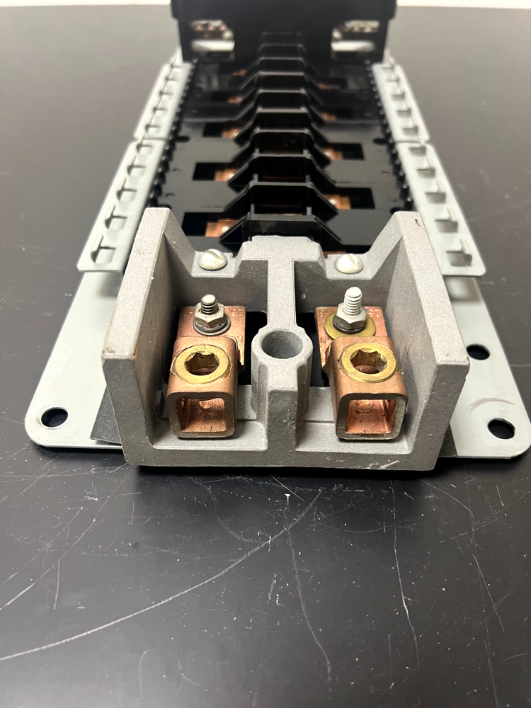 FPE FEDERAL PACIFIC ELECTRIC SINGLE PHASE MLO PANEL INTERIOR