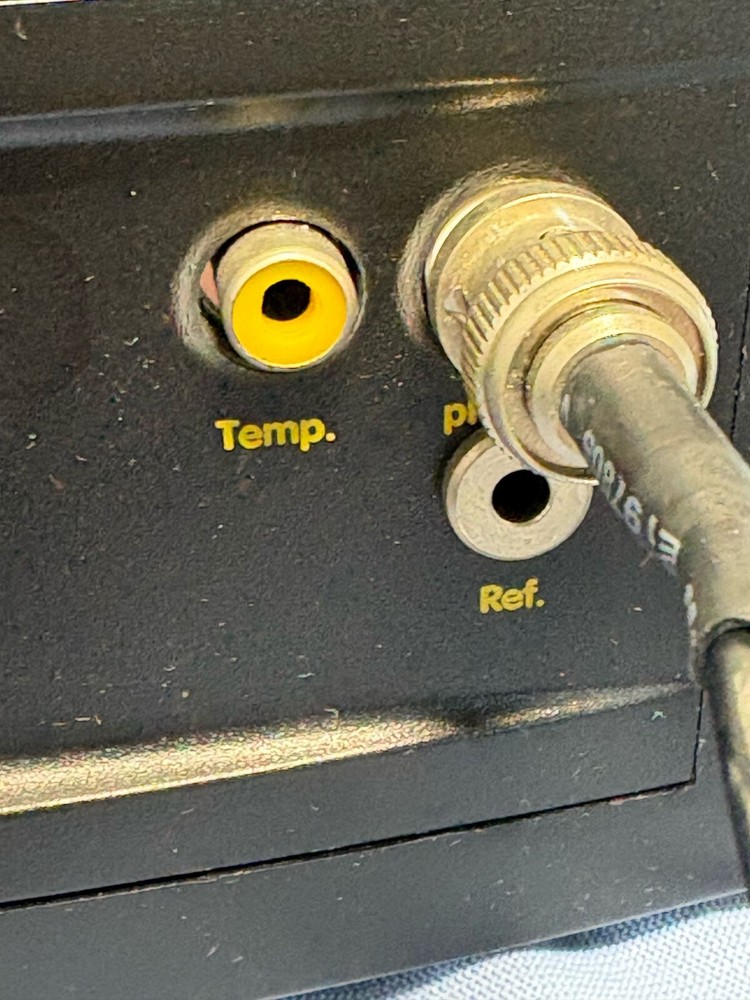 Martini Instruments pH/ORP Temperature Bench Meter Mi 151, Probe MA917 & Adapter