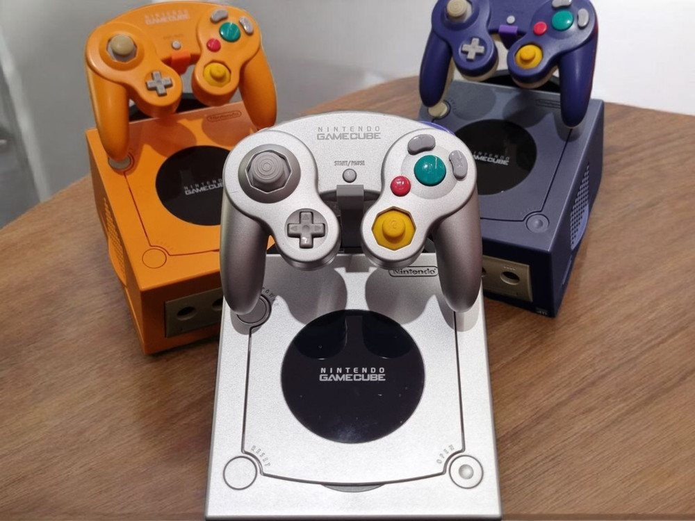 Nintendo GameCube Controller Display Stand –Console Holder -GBA player | Retro