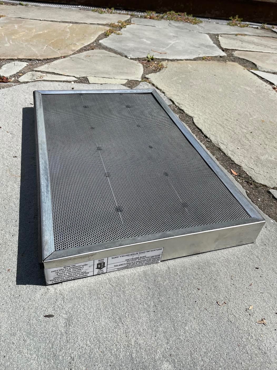 Industrial Kitchen Filter / Giles Charcoal Filter Assembly / 20" x 12-3/8" / NEW