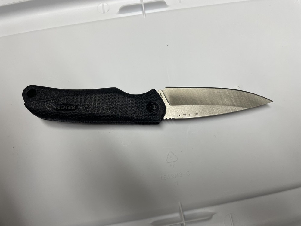 Buck fixed blade knife
