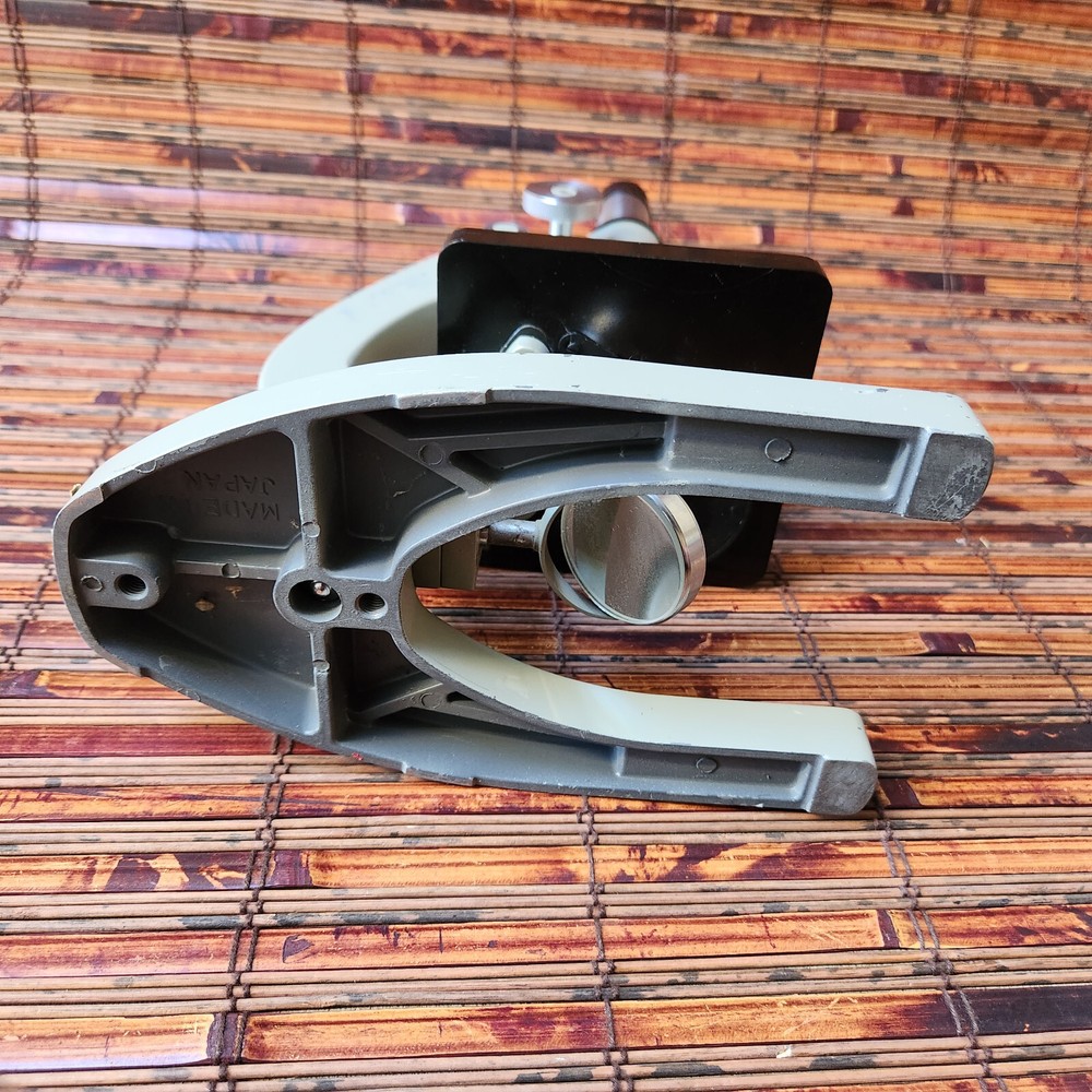 ESTEN MICROSCOPE NO. 652502 - Made in Japan, VERY SOLID CONSTRUCTION