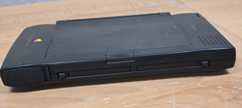 Apple Newton MessagePad 2000 Bundle Flash Memory Stylus Manuals Extras