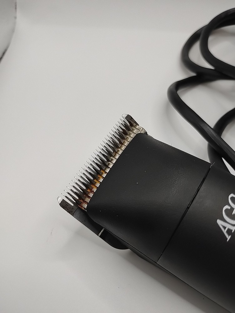 Andis AGC2 2-Speed Professional Clipper for pets. Read Description