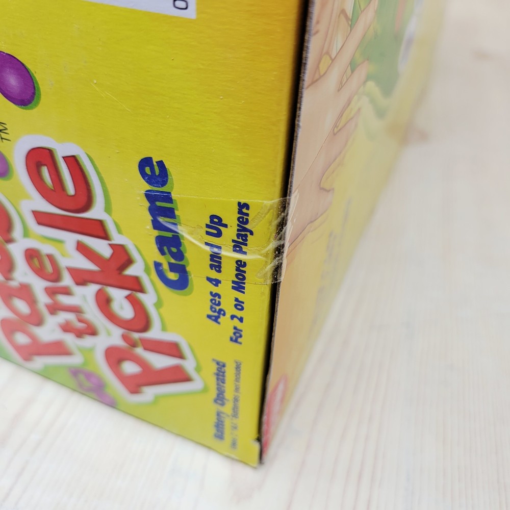 Constructive Playthings Pass The Pickle Music Game NEW DAMAGED BOX