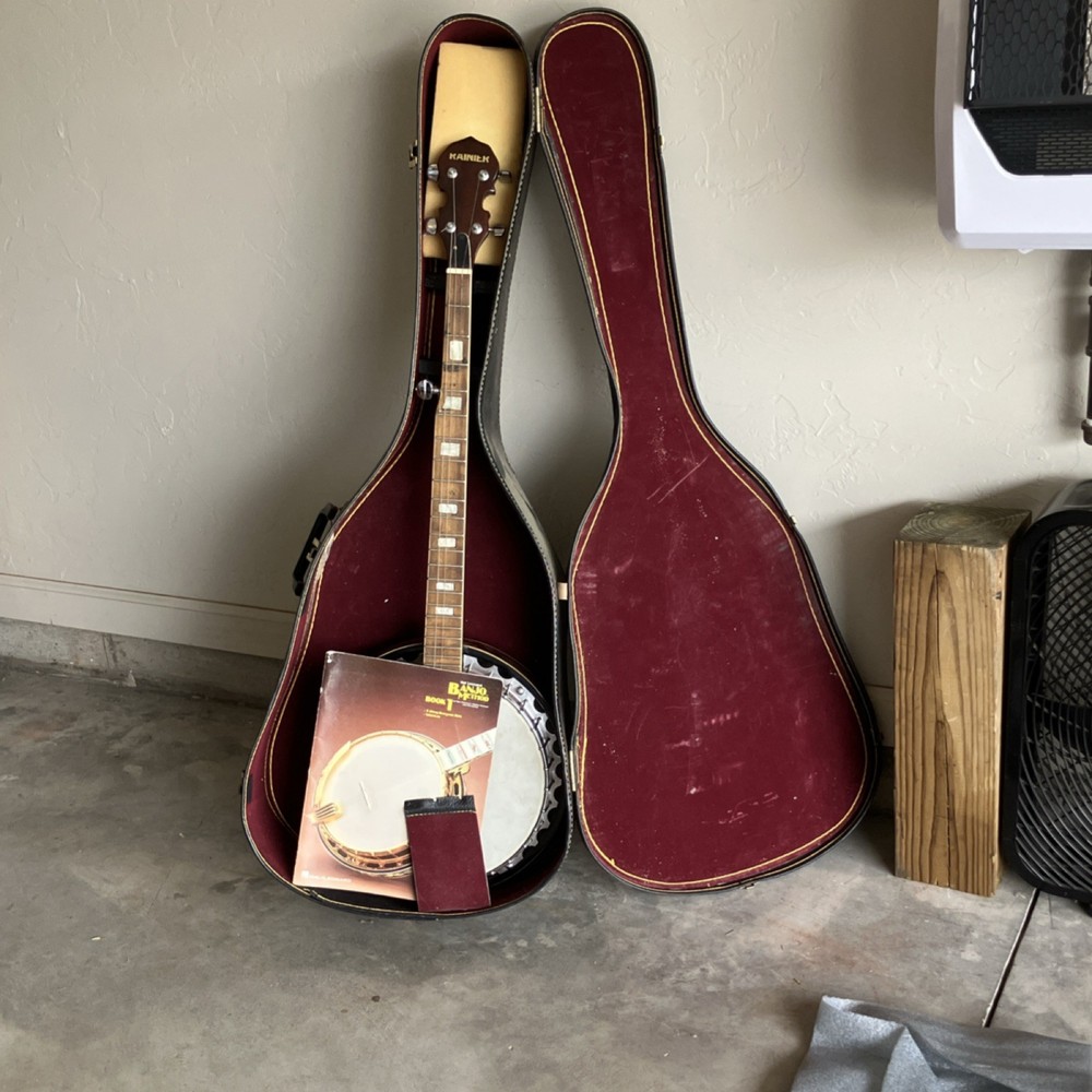 Kainilk 5-String Closed Back Brown Banjo with Hard Case & Method Book
