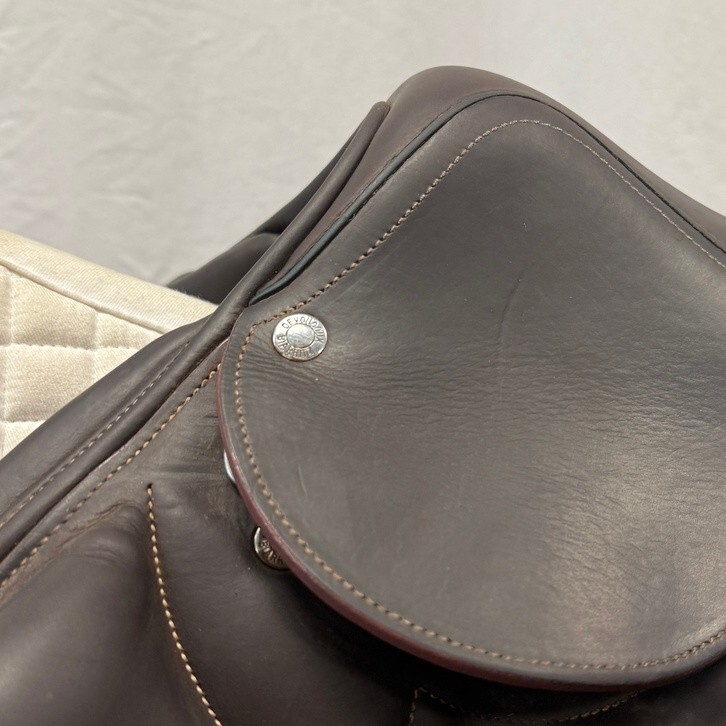 Used Devoucoux Chiberta S - Size 17" Monoflap Jump Saddle Brown