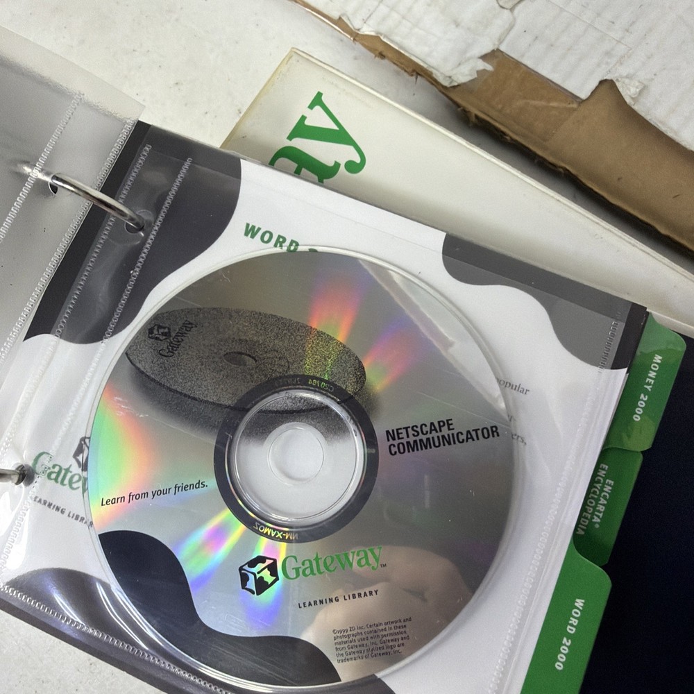 Microsoft Works Suite 2000 - Complete 7 Disc PC CD-ROM & Gateway Library Set