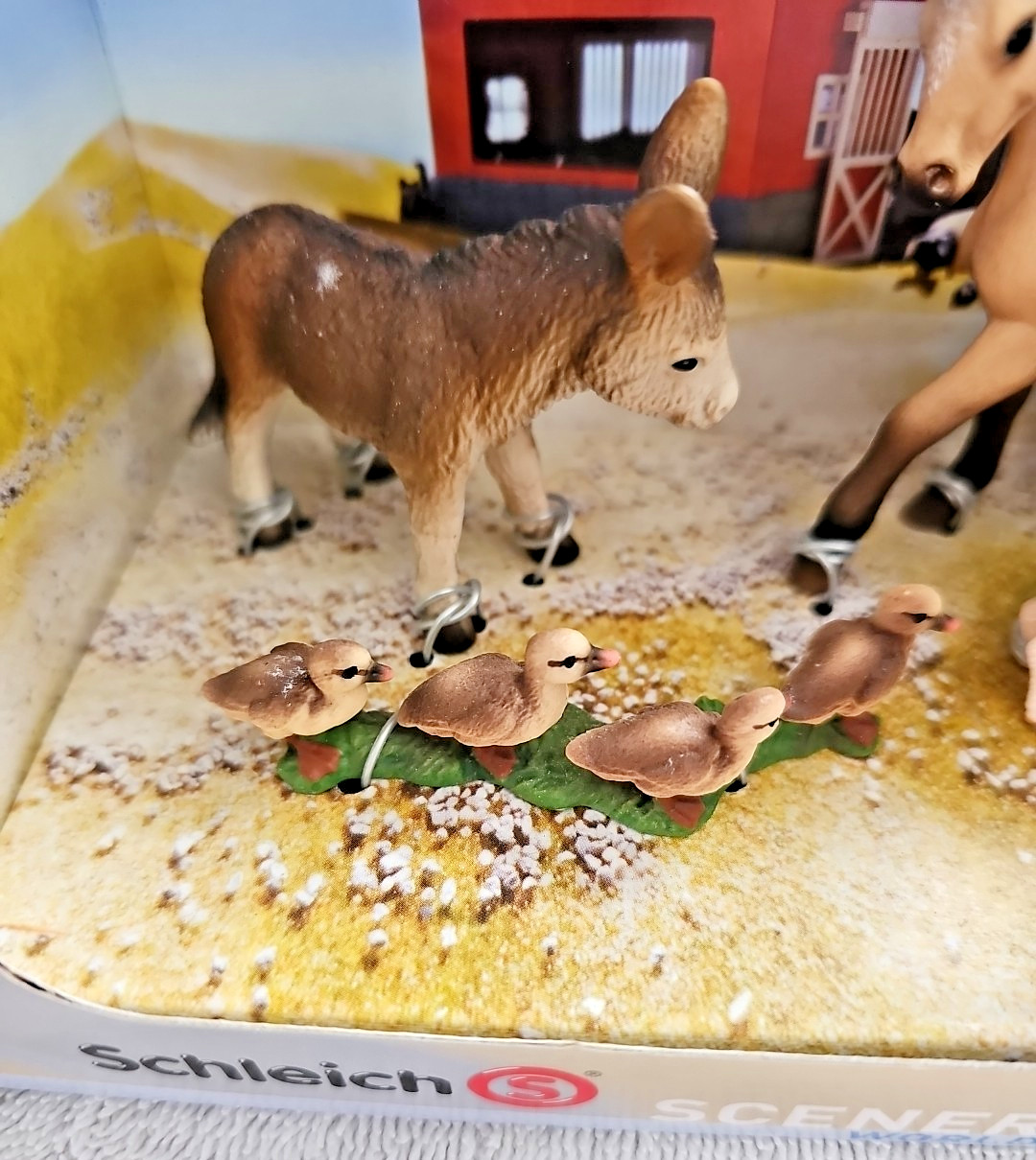 Schleich Scenery Pack Farm Animals + Chickens + Tiger + Leppard