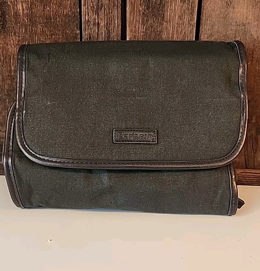 Barbour Waxed Hanging Washbag.