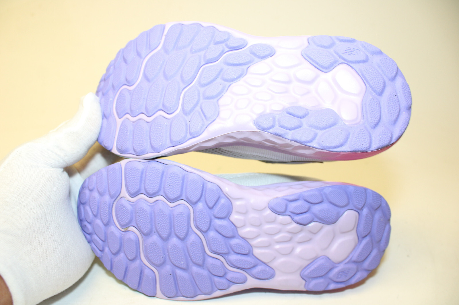 New Balance Fresh Foam NEW Arishi v4 Bungee Lace with Top Strap Girls Kids Youth