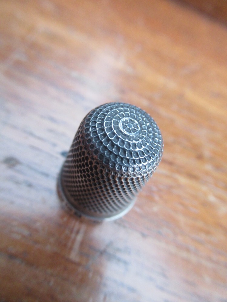Solid Silver Sewing Thimble B`ham 1925 HC + S Maker No 13 No Holes Excellent
