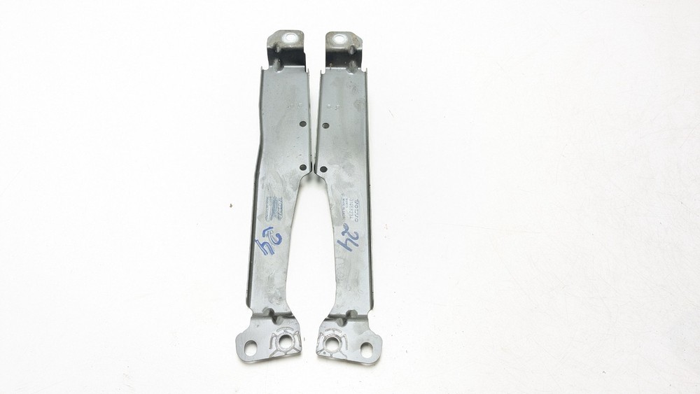 VOLVO V60 MK2 WING PANEL MOUNT BRACKET FRONT LEFT & RIGHT SIDE 31468234 2023