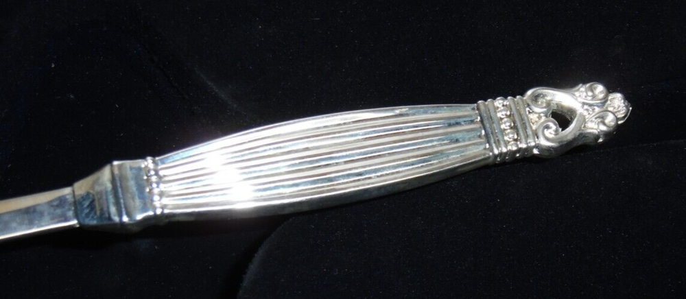 Tarnished Wallace Silversmiths Silverplate Punch Ladle - WAS178