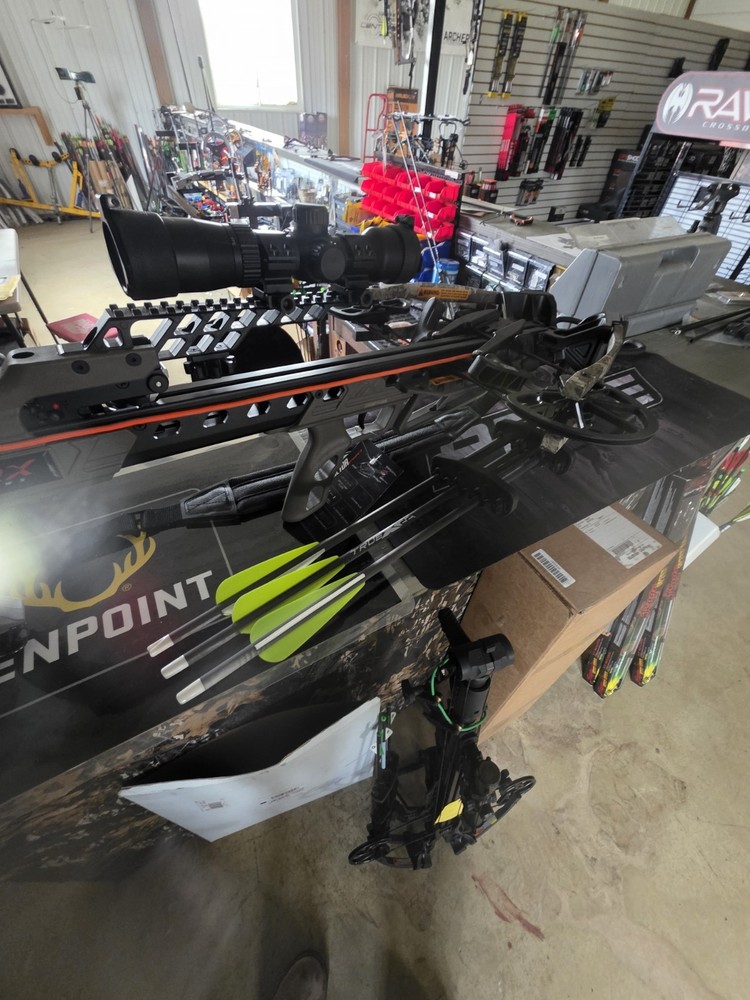 Bear x Constrictor Pro Crossbow Kit Grey/True Timber Strata