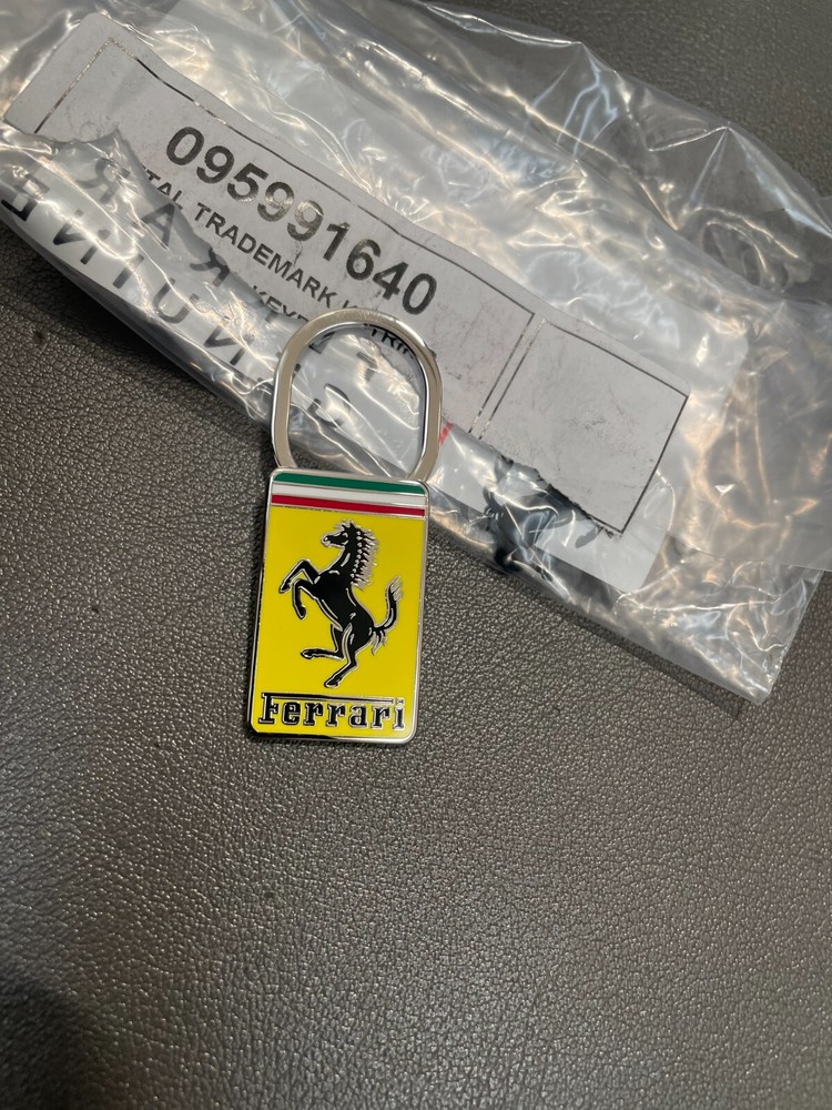 Ferrari Enamel Keyring #95991640