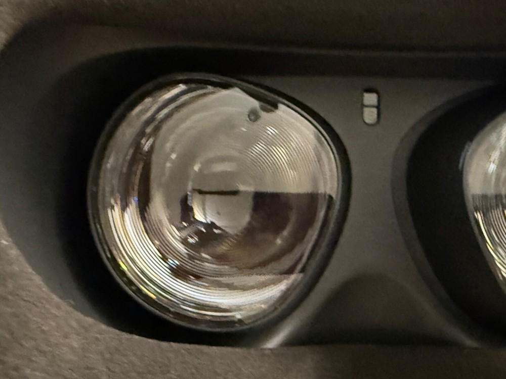 128GB Boxed Meta Quest 2 VR Headset - Excellent Condition w Controllers + Extras