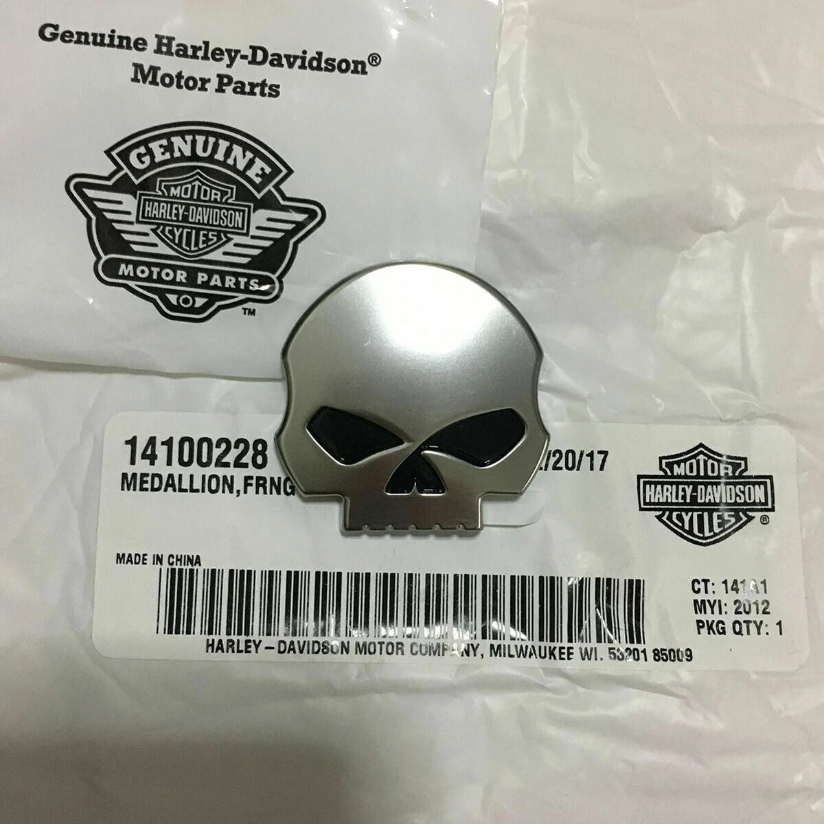 OEM Harley Willie G Skull Medallion Emblem CVO Road Glide Backrest Fender Logo