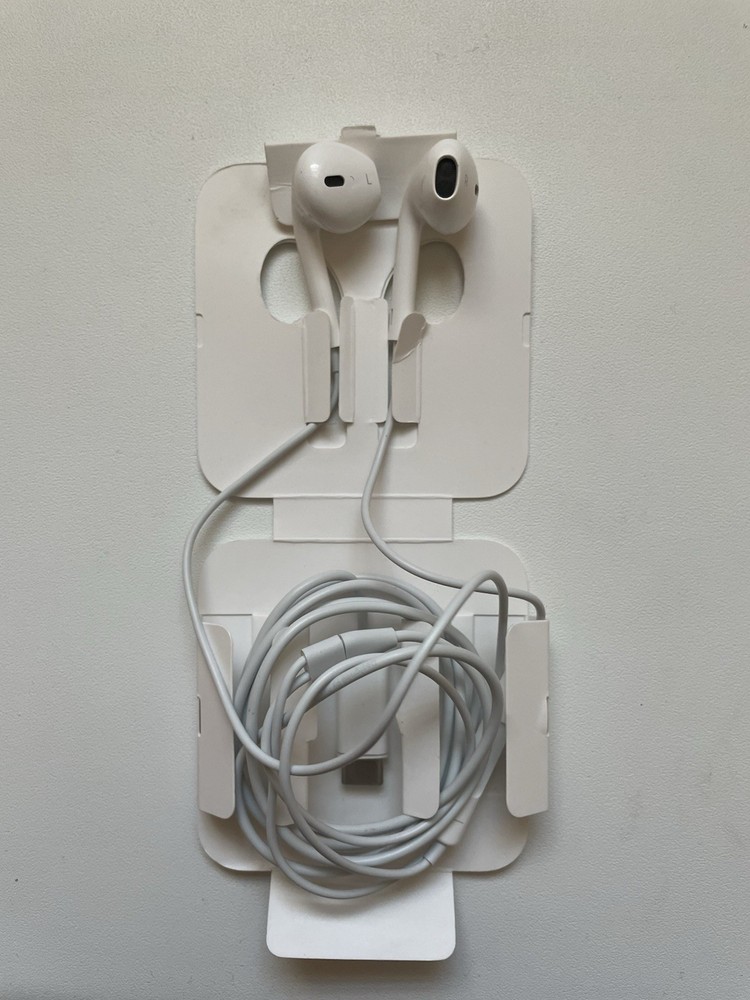 Genuine Apple EarPods (USB-C) Wired Headphones with Mic & Remote – Tested