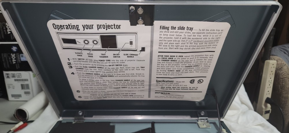 VTG Argus 540 Automatic Slide Projector Powers Up. Needs light Bulb