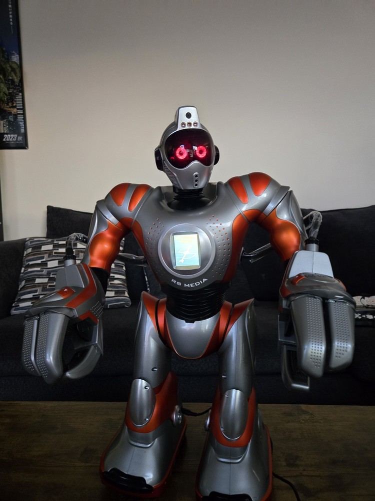 WowWee Robosapien RS Media Robot w/ Remote, USB, & Disc