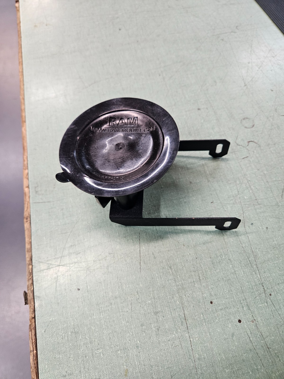 STALKER RADAR DUAL, DSR, DSR2X, ANTENNA WINDSHIELD MOUNT WITH MOUNTING KNOBS