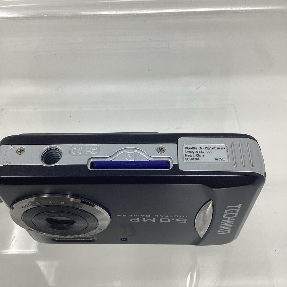 VINTAGE TECHNIKA 5.0MP DIGITAL COMPACT CAMERA 4X DIGITAL ZOOM BLACK