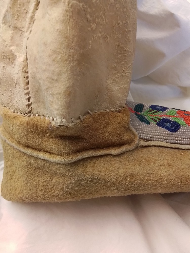 First Peoples Native American High Top Beaded Moccasins Cree Or Ojibwe?