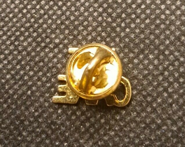 WE CARE TIE TACK! e2977UXX