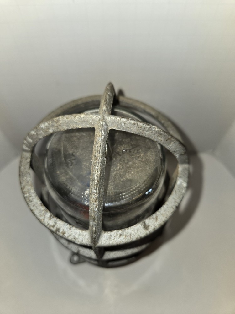 APPLETON FORM 100 EXPLOSION PROOF LIGHT W/ CAGE And GLOBE