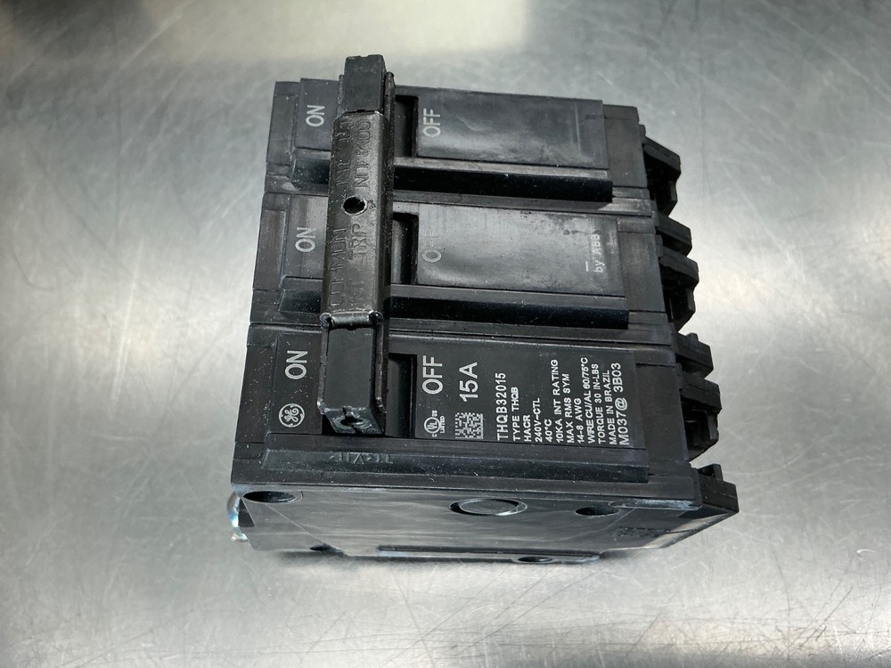 (3) GE THQB32015 Circuit Breakers 3-Pole, 15a