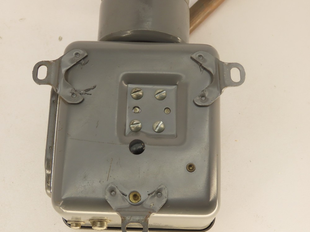 Honeywell T414A 1072 2 TEMPERATURE SWITCH CONTROLLER