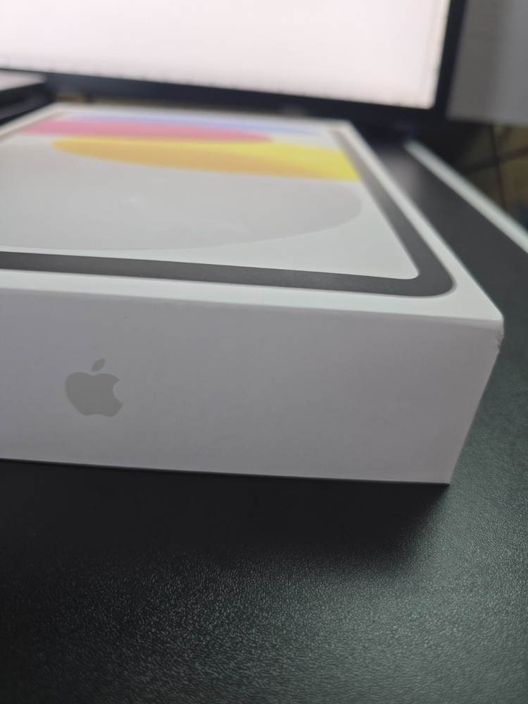 iPad box 10th Generation Silver 64GB EMPTY BOX ONLY