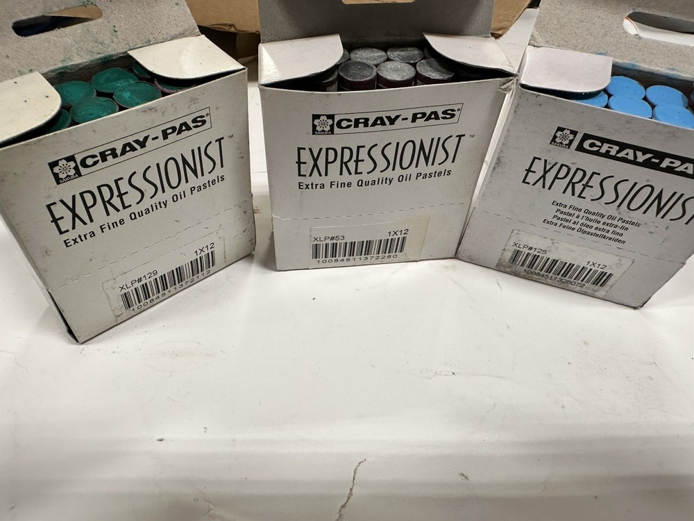 8 BOXES OF CRAY PAS EXPRESSIONIST EXTRA FINE QUALITY PASTELS 3 DIFF. COLORS