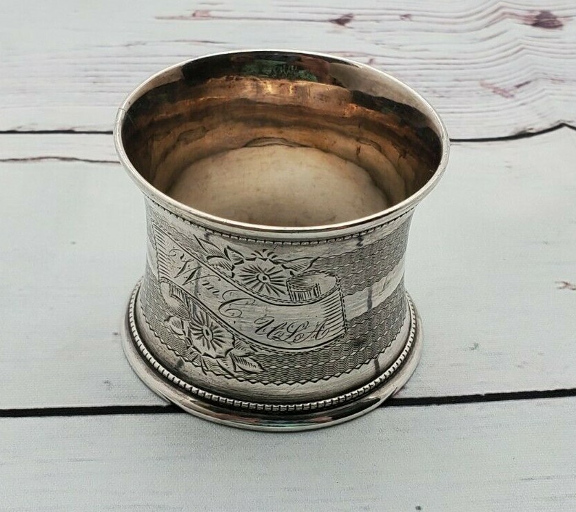 Sterling Silver napkin ring, Engine turned , Flowers, Mono