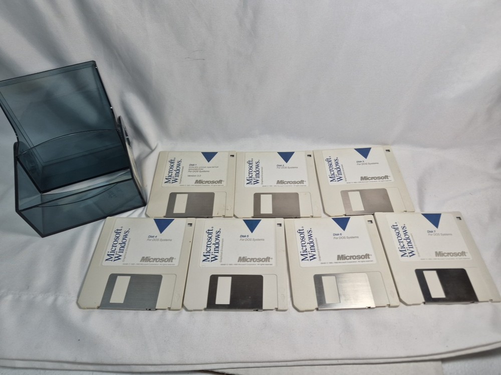 MICROSOFT WINDOWS White 3.5" DISKS SOFTWARE SETUP DISKS 1-7 VERSION DOS 3.0-1985