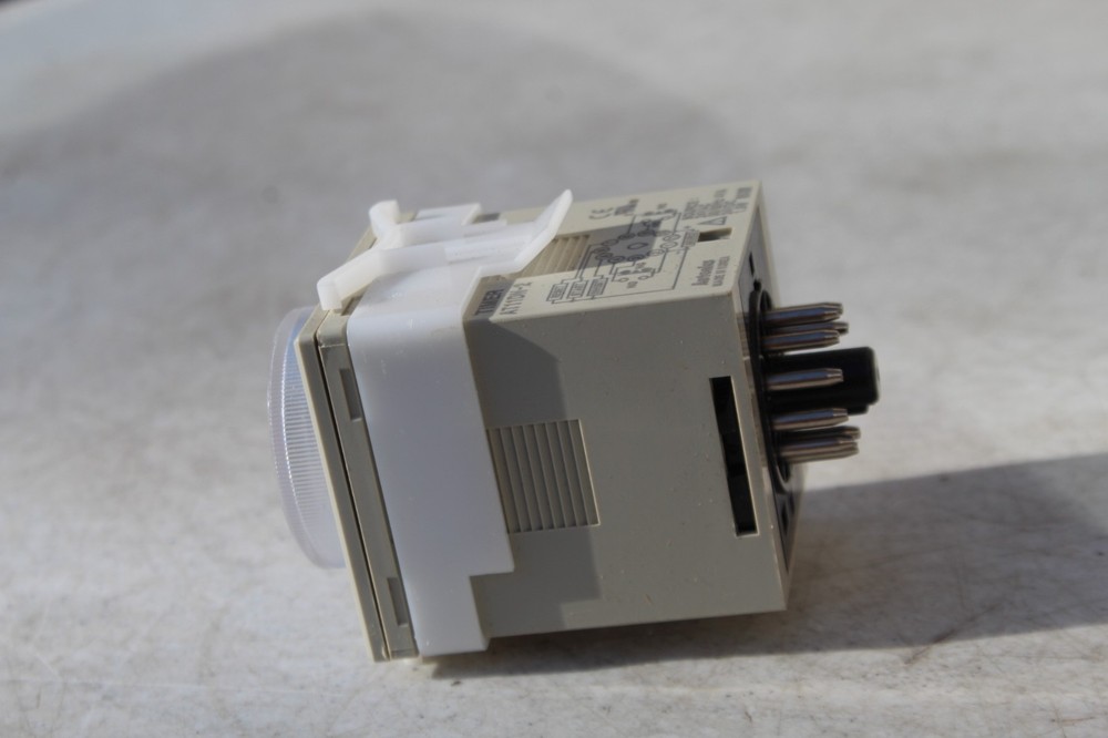 AT11DN-2 Autonics Analog Timer 24VAC/VDC w/ Socket Base 11pin Multi Range