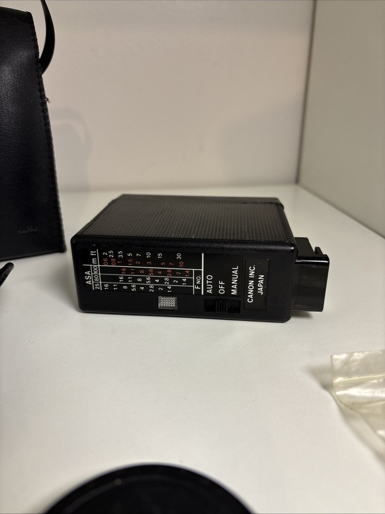 Canon 133D SpeedLite & Flash Auto Ring A2 W/Case