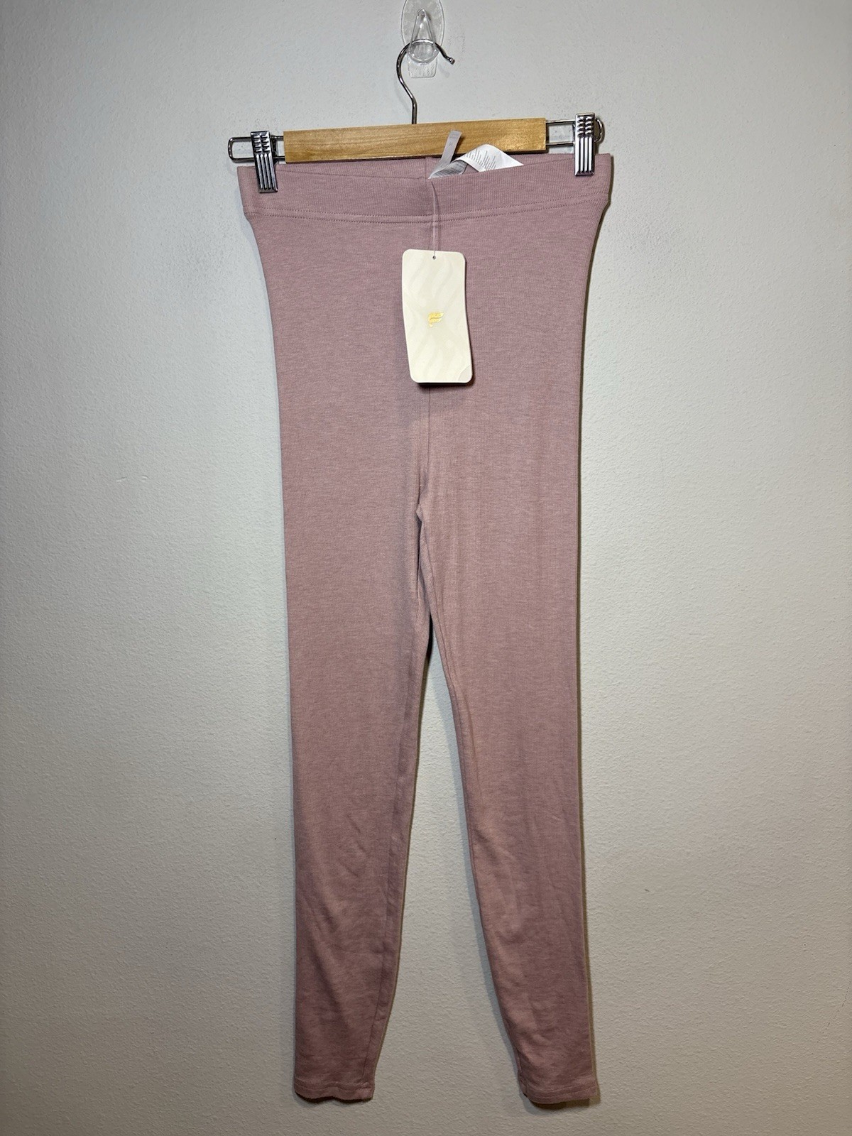 NWT Fabletics Women's Dusty Rose Seamless Low Waisted Regular Leggings Size M