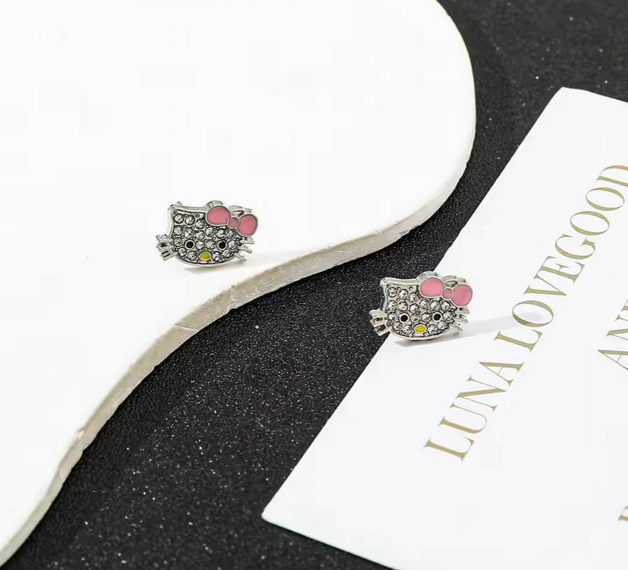Tiny Cute Hello Kitty Bling Stud Earrings New