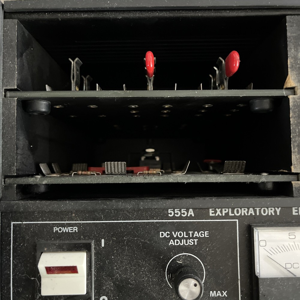 Lab Volt model 555A explorarory electronics laboratory