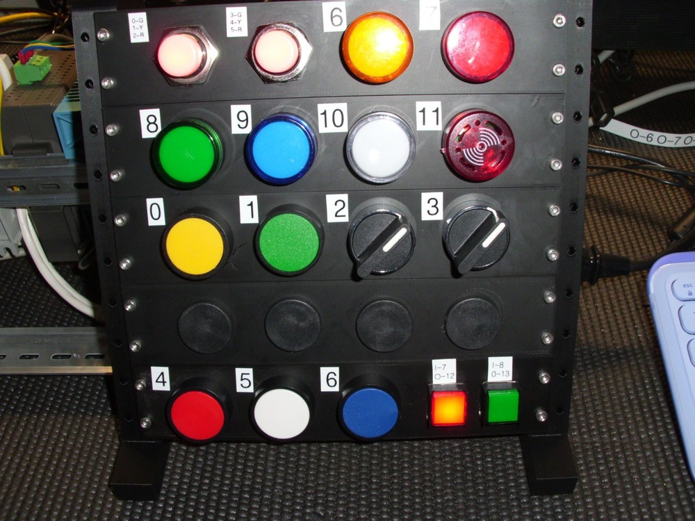 Allen-Bradley Micro850 Programmable CCW PLC Trainer Kit with Panelview 800