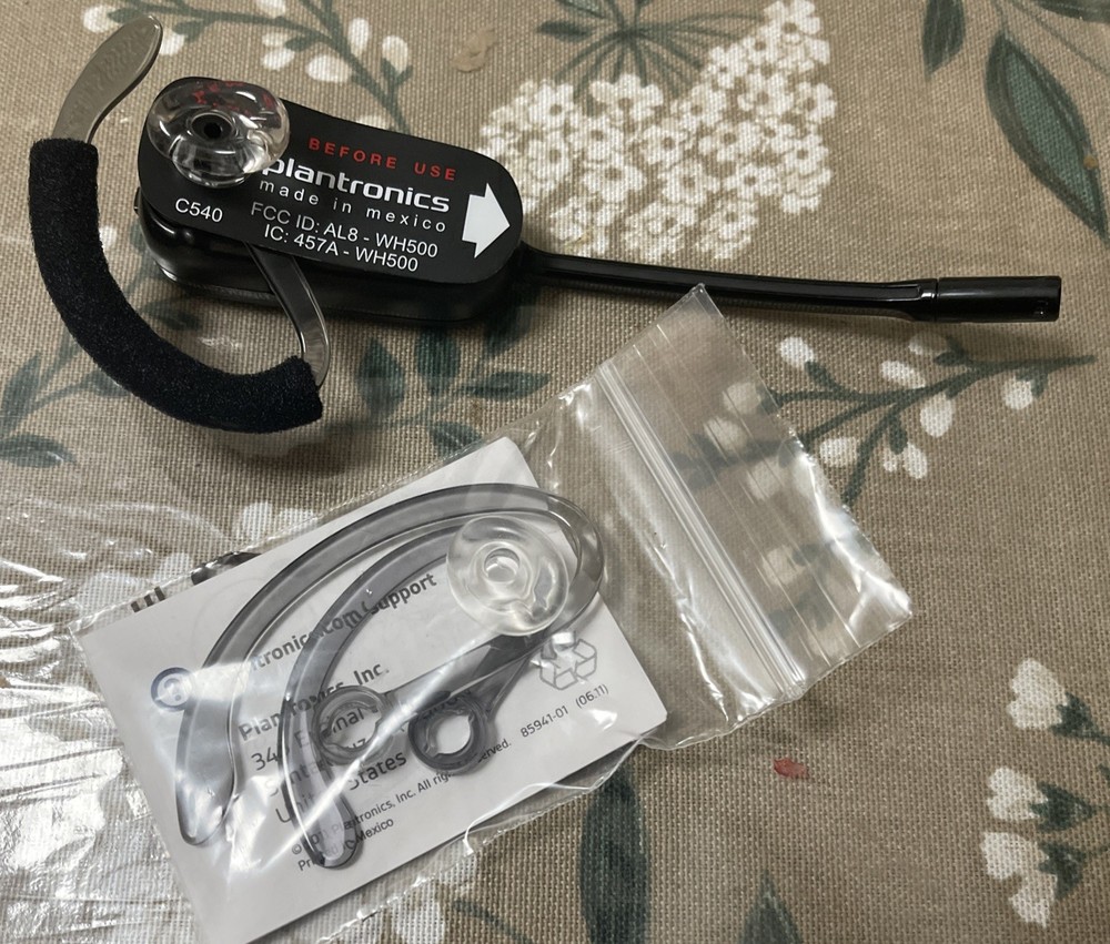 New Plantronics Convertible Wireless Headset w/ Base CS540